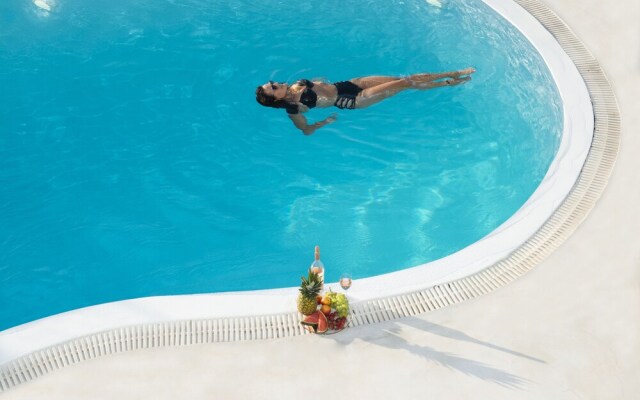 Serene Villa by Stylish Stays