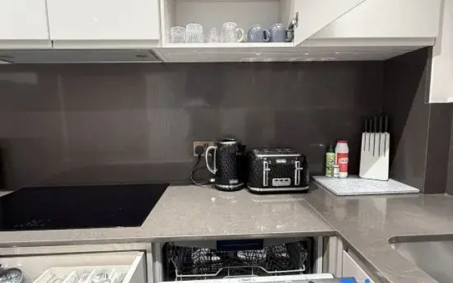 Spacious 3BR Flat in Prime Central London