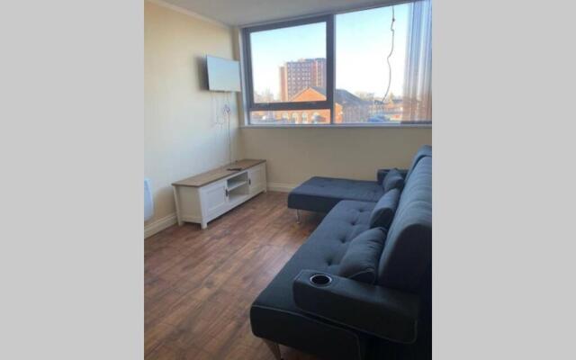 3 Bed Contemporary Crewe apartment