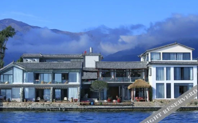 Qilu Sea-view Courtyard Hotel