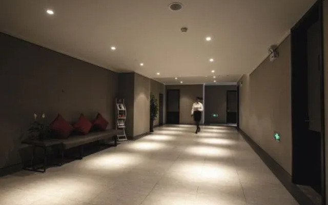 Homeinn Plus Hotel (Beijing Guangqumennei Subway Station Hongrun)