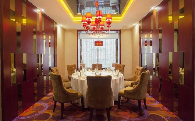 Rongcheng Celebrity Hotel High Speed Rail Station Shop