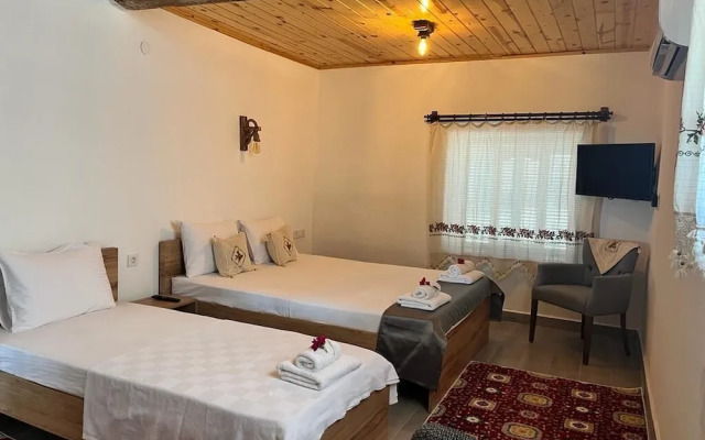 Tas Konak Butik Otel Bungalov
