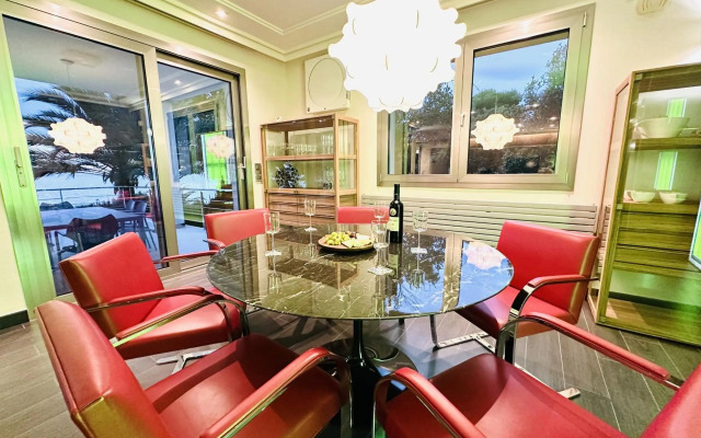 A001 - Villa de lujo en primera línea de mar