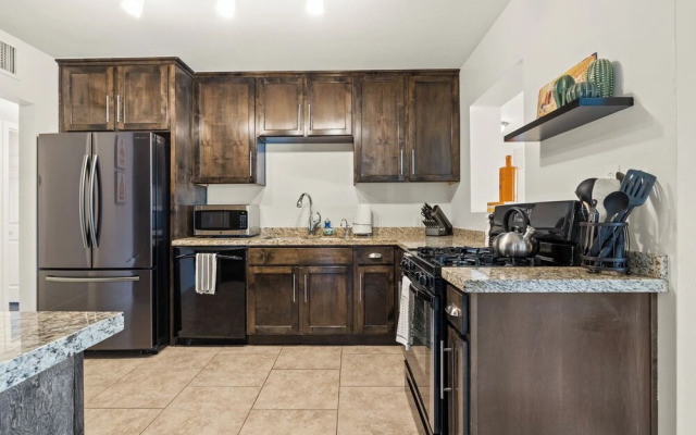 Campbell - Foodie Paradise w Pool Games Nightlife