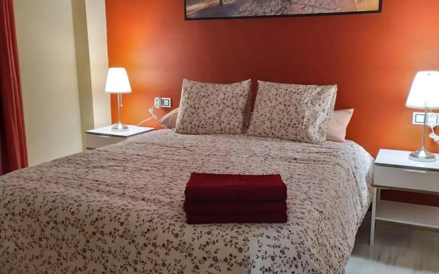 Centrico Y Luminoso Con 2 Dormitorios. A/C + Wifi