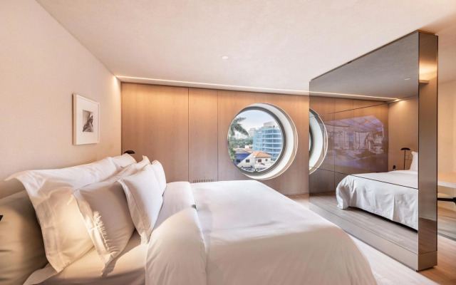 Hotel Unique
