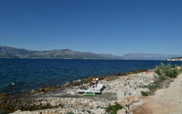 Apartment Ivo- 30m from the beach