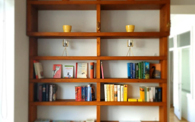 Sunny and spacious apartment near city centre