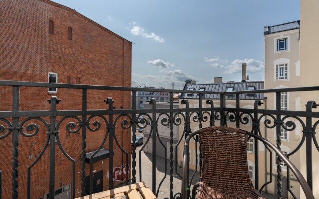 Scandi Małe Garbary Apartment by Renters