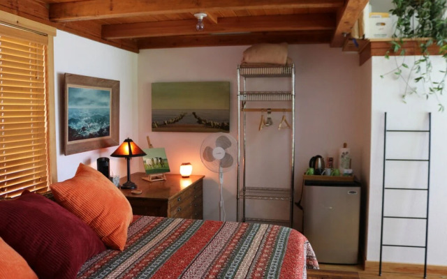 River Stone Inn & Gallery