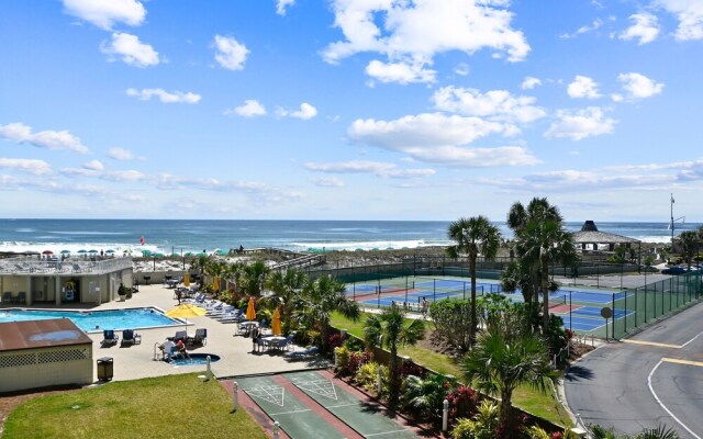 Inlet Reef 213 2 Bedroom Condo by RedAwning