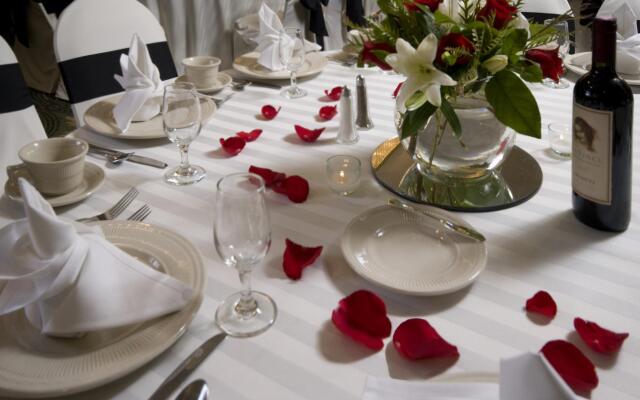 Crowne Plaza Indianapolis-Airport by IHG