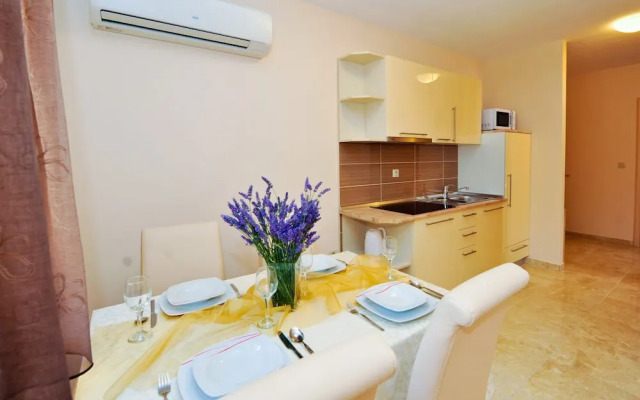 Lastura Aparthotel & Mobile Homes
