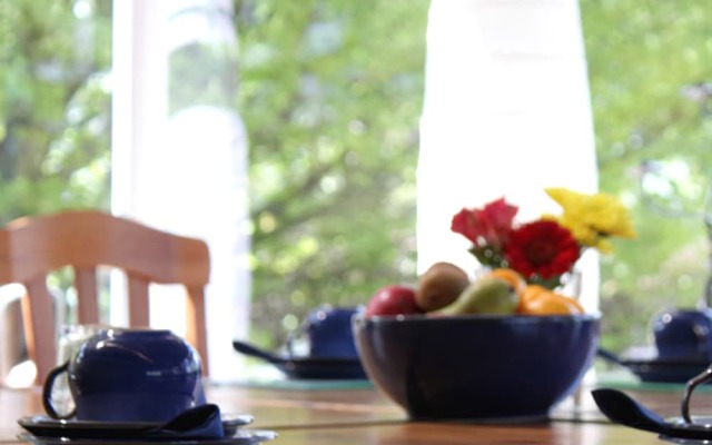 Redlands Country Lodge Log Cabin Apartments & WeeBothy