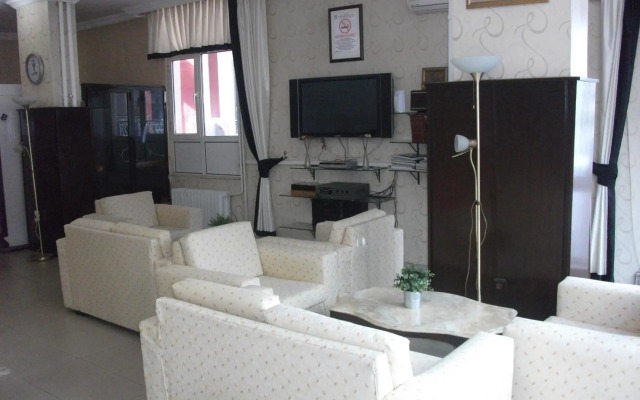 Tac Hotel