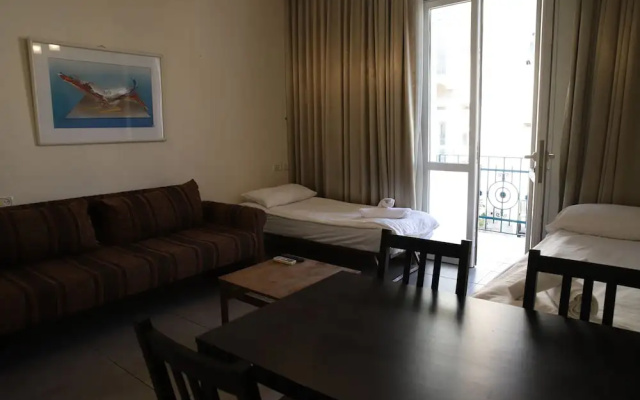 Port Inn - Hostel