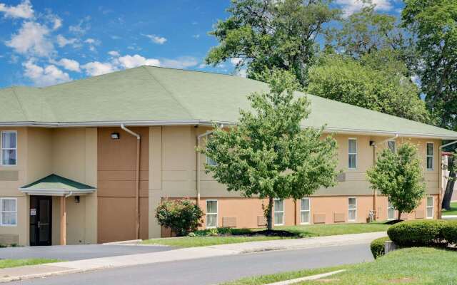 Super 8 by Wyndham Allentown