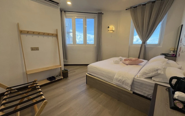 Ru Jia Hai She Hotel