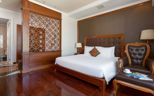 Hom - How Da Nang Airport