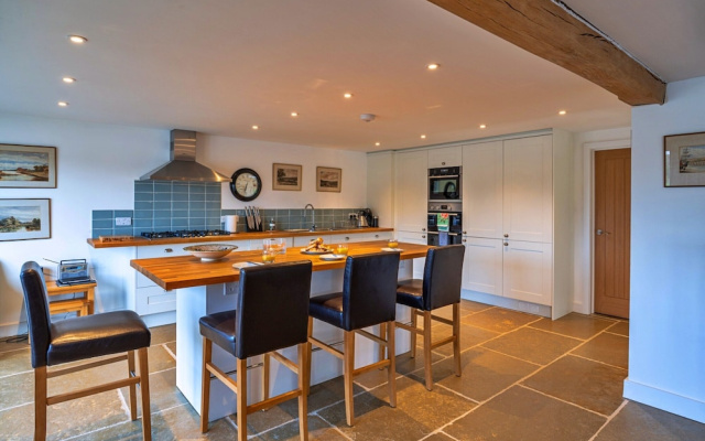 Riverside Home in Devon With Stunning Views