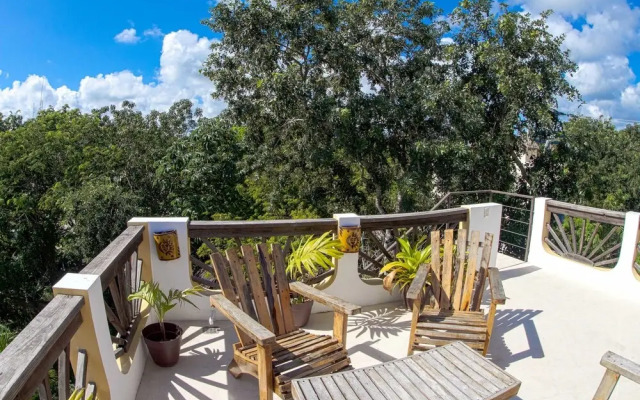 Mango Hotel