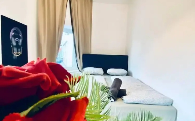 Spacious 4 BR Apt Perfect for Groups