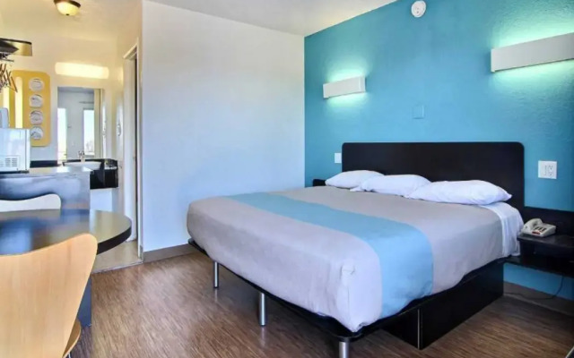 Motel 6 Carlsbad, NM