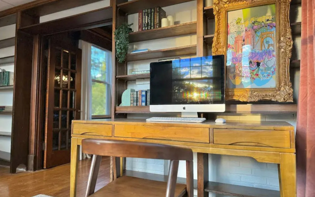 The Colonial Mt. Lebanon by Luxe PGH
