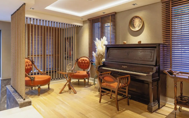 Lord Morgan Exclusive Design & Cihangir