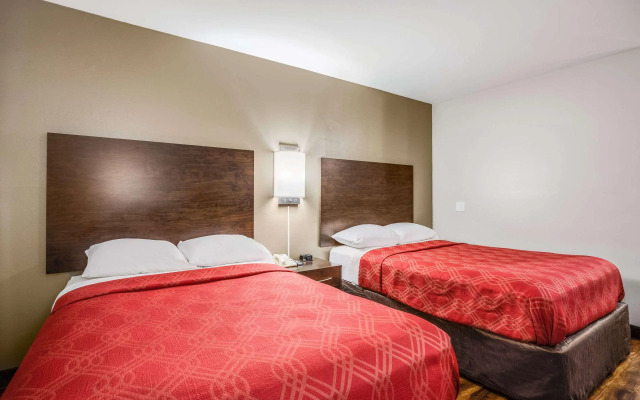 Econo Lodge Milwaukee Airport