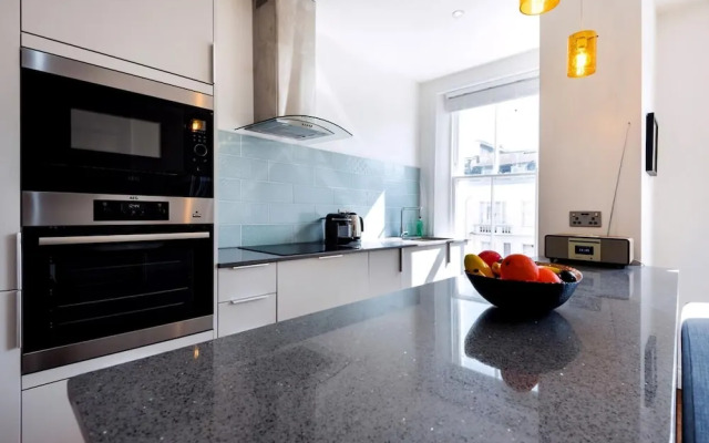 Bright and Modern Earls Court Gem