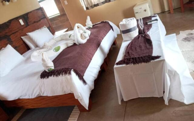 Callies Game Lodge Safaris