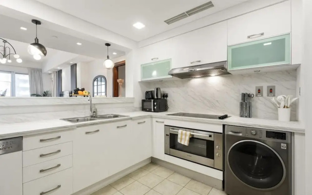 Luxury 2BR Maid Enjoy Stunning Marina View