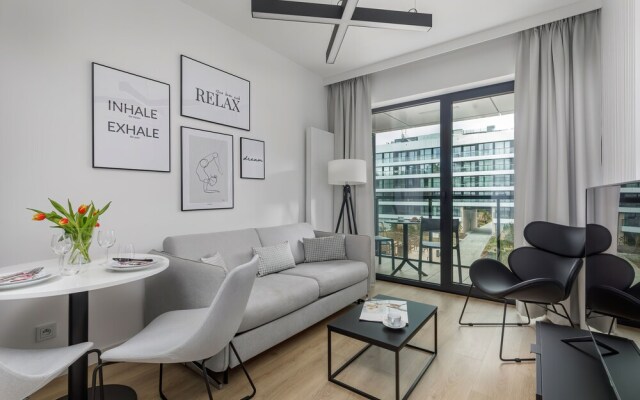 Shellter Apartment Rogowo by Renters