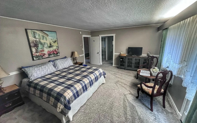 Sunny Shuswap B&B