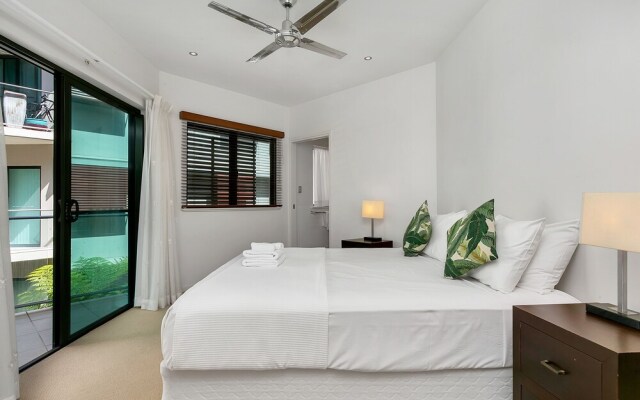 Belle Escapes - Beachfront Ocean View Apartment "4"