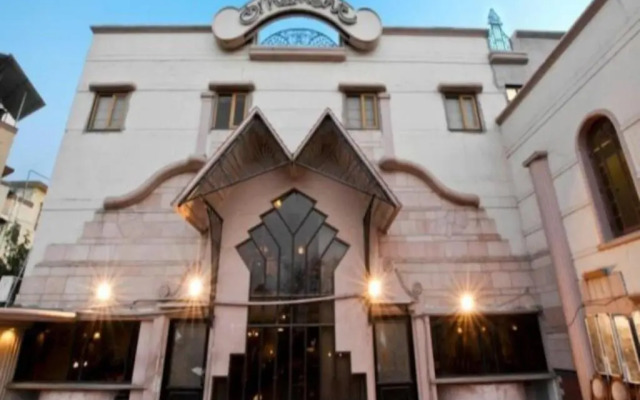 Rajhans Hotel