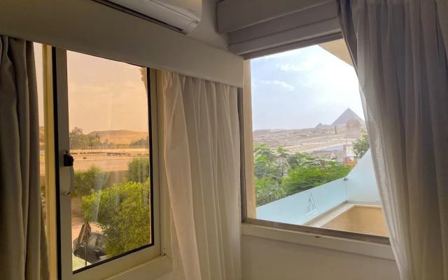 Seven Pyramids Inn