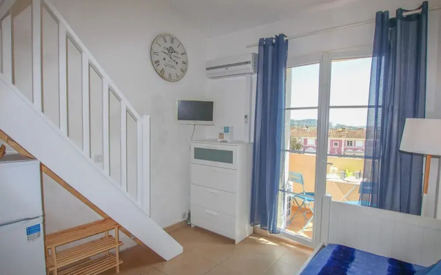 Comfortable Holiday Home Near the Beach