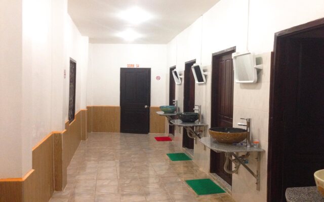 Vongprachan Backpackers Hostel