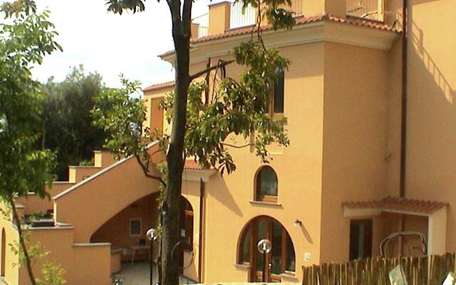 Sorrento Mansion: Relax, Explore, Savor