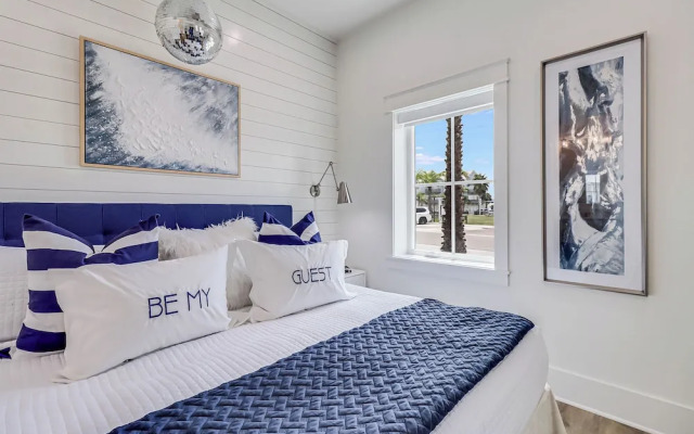 Retro Retreat TC 8102