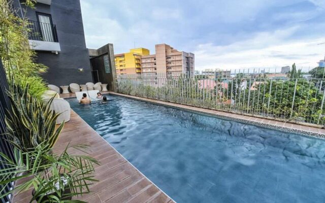 Lot 8 Serviced Apartments