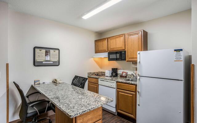 MainStay Suites Cedar Rapids North - Marion