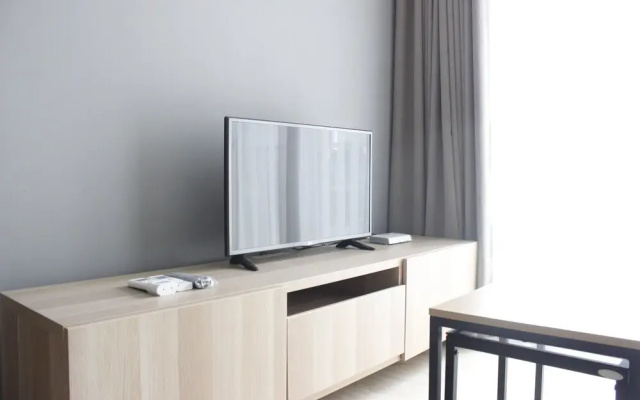 Modern & Comfy 2BR Apartment at Gateway Pasteur