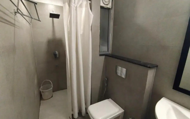 Saltstayz Select - Near Sohna Road City Center