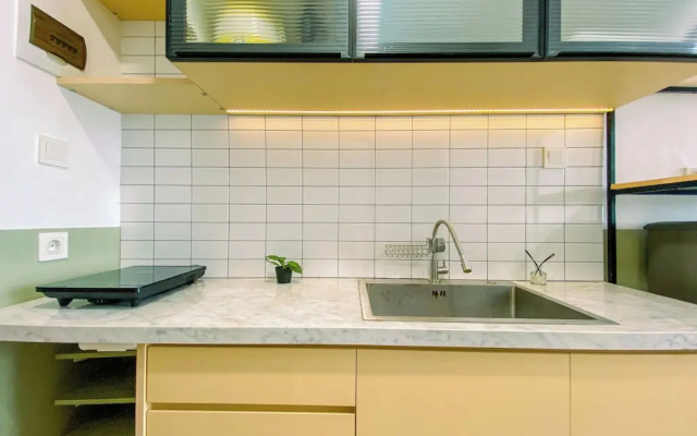 Best And Comfy Studio Apartment B Residence
