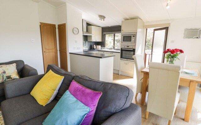 Summertime Lodge