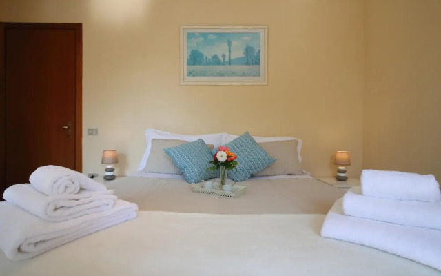 Petalo Bianco 100m From Lake